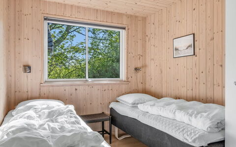 Finwith - 600M from the Sea: Holz, Schlafzimmer, Bedding, Bett, Bettdecke, Zuhause, Einfrieren, Bettrahmen, Planke, Hartholz
