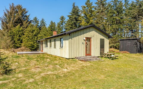 Fatlinda - 4Km from the Sea: Holz, Garten, Hinterhof, Grundstueck, Zuhause, Dach, Schatten, Deck, Hartholz, Garten