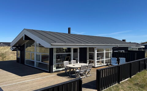 Hildegarda - 300M from the Sea: Dach, Zuhause, Haus, Schatten, Hütte, Deck, Abstellgleis, Veranda, Outdoor Struktur