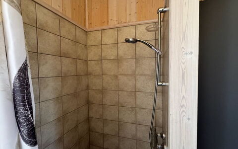 Hildegarda - 300M from the Sea: Wand, Flooring, Holz, Fussboden, Armatur, Badezimmer, Duschkopf, Installation, Dusche, Fliese