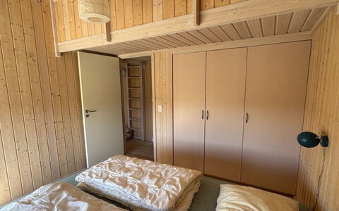 Hildegarda - 300M from the Sea: Schlafzimmer, Fussboden, Flooring, Bett, Holz, Interior Design, Möbel, Bettdecke, Zimmer, Decke