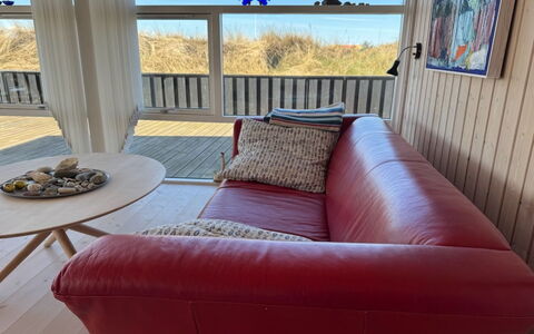 Hildegarda - 300M from the Sea: Möbel, Holz, Fussboden, Couch, Interior Design, Flooring, Wohnzimmer, Zimmer