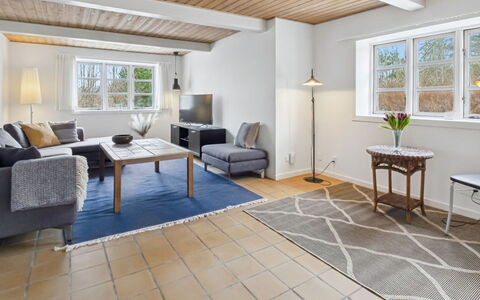 Munibert - 3.8Km from the Sea: Flooring, Interior Design, Couch, Möbel, Fussboden, Decke, Holz, Wohnzimmer, Zimmer, Holzboden