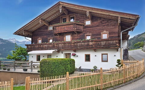 Binter: Hütte, Balkon
