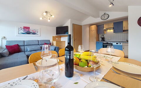 Binter: Interior Design, Möbel, Flooring, Decke, Fussboden, Zimmer, Wohnung, Tabelle, Couch, Wohnzimmer