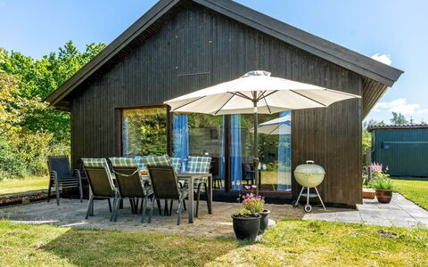 Tjerk - 900M from the Sea: Dach, Haus, Zuhause, Hütte, Tür, Abstellgleis, Deck, Veranda, Planke, Hartholz