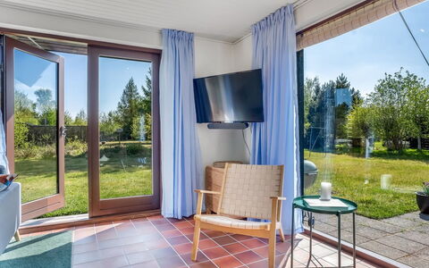 Tjerk - 900M from the Sea: Dach, Haus, Zuhause, Hütte, Tür, Abstellgleis, Deck, Veranda, Planke, Hartholz