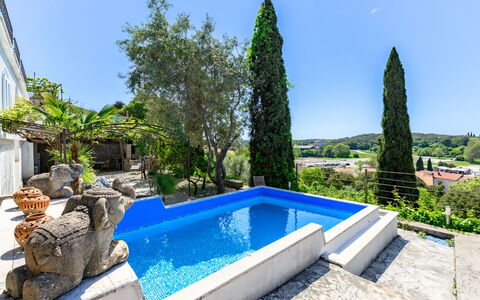 Giardino Orsera: Wohngebiet, Menschliche Siedlung, Wohnung, Eigentumswohnung, Schwimmbad, Resort, Gartenmöbel, Hotel, Ferienort, Urlaub