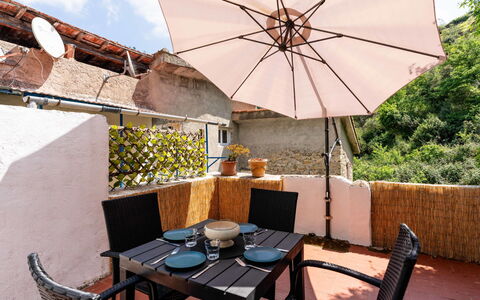 Torri House: Wohngebiet, Menschliche Siedlung, Wohnung, Eigentumswohnung, Schwimmbad, Resort, Gartenmöbel, Hotel, Ferienort, Urlaub