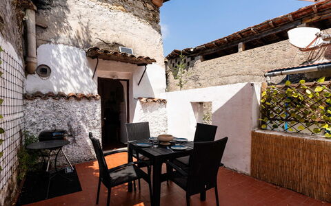 Torri House: Wohngebiet, Menschliche Siedlung, Wohnung, Eigentumswohnung, Schwimmbad, Resort, Gartenmöbel, Hotel, Ferienort, Urlaub