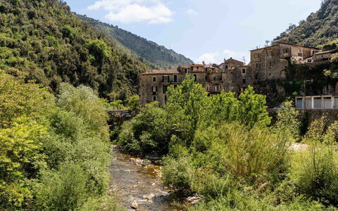 Torri House: Wohngebiet, Menschliche Siedlung, Wohnung, Eigentumswohnung, Schwimmbad, Resort, Gartenmöbel, Hotel, Ferienort, Urlaub