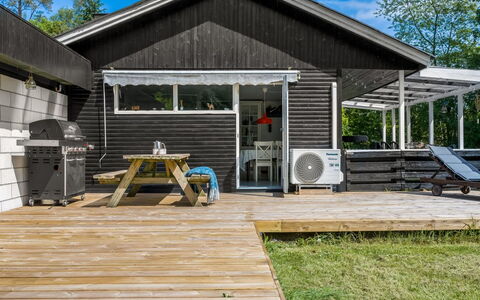 Erk - from the Sea: Holz, Haus, Zuhause, Veranda, Dach, Hütte, Abstellgleis, Deck, Tür, Schatten