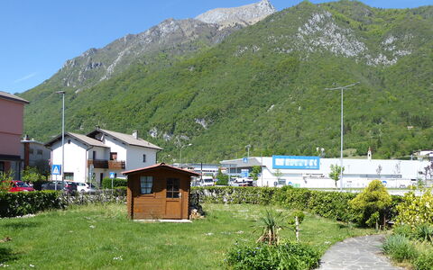 House Angy: Bergforms, Berg, Hügel, Hochland, Landschaft, Gebirge, Bergstation, Ländliches Gebiet, Dorf, Senke