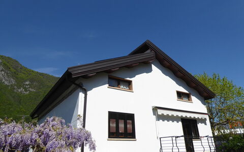 House Angy: Haus, Zuhause, Hütte, Dach, Tür, Steigung, Balkon, Farbe, Bauernhaus, Abstellgleis