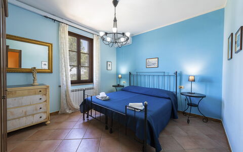 Villa Quintino: Möbel, Interior Design, Flooring, Fussboden, Decke, Zimmer, Schlafzimmer, Bett, Beleuchtung, Tabelle