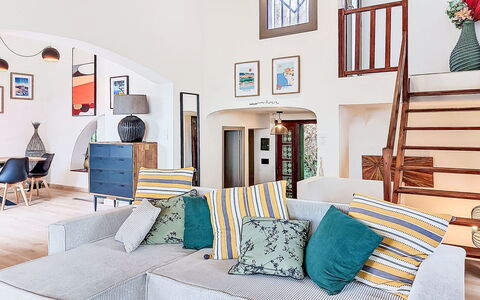 Mare Serena: Zuhause, Estate, Resort, Schwimmbad, Villa, Hotel, Balkon, Gartenmöbel, Strandresort, Ferienort