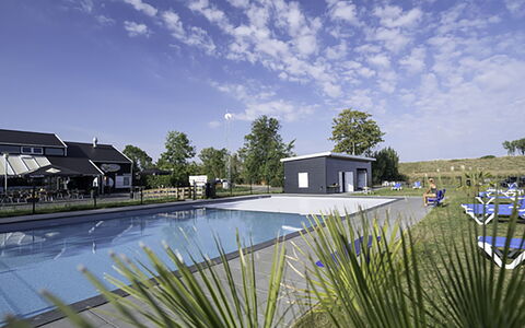 De Witte Parel: Schwimmbad, Resort, Eco Hotel, Schatten, Hotel, Landscaping, Villa, Ferienort, Balkon