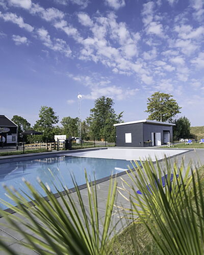De Witte Parel: Schwimmbad, Resort, Eco Hotel, Schatten, Hotel, Landscaping, Villa, Ferienort, Balkon