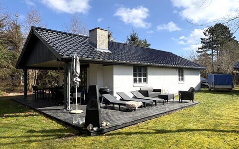 Thorvor - 900M from the Sea: Dach, Haus, Hütte, Zuhause, Abstellgleis, Hinterhof, Bauernhaus, Garten, Garten, Schatten