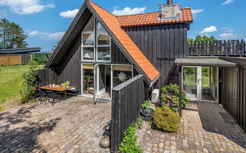 Arendine - 250M from the Sea: Holz, Dach, Die Architektur, Zuhause, Hütte, Tür, Abstellgleis, Steigung, Garten, Estate