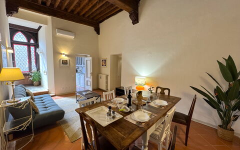 Alla Torre: Interior Design, Möbel, Flooring, Wand, Fussboden, Holz, Decke, Zimmer, Wohnzimmer, Bilderrahmen