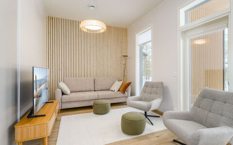 Saariselän Aavahelmi C: Möbel, Interior Design, Fussboden, Flooring, Couch, Wohnzimmer, Holzboden, Wand, Holz, Stuhl