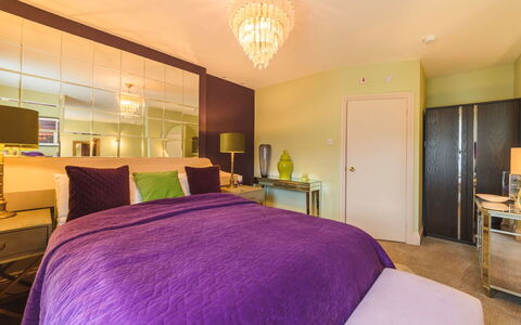 Torwood: Interior Design, Möbel, Flooring, Decke, Fussboden, Schlafzimmer, Bett, Beleuchtung, Zimmer, Light Fixture