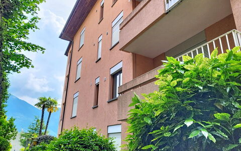 Casa Rivapiana: Gebäude, Wohngebiet, Nachbarschaft, Wohnung, Zuhause, Urban Design, Menschliche Siedlung, Eigentumswohnung, Vorort, Balkon