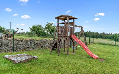 Happy Home: Spielplatz Rutsche, Spielmittel, Einfach, Rutsche, Garten, Rasen, Spielplatz, Hinterhof, Park, Garten