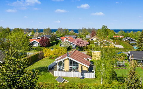 Sote - 330M from the Sea: Wohngebiet, Landschaft, Hütte, Vorort, Estate, Garten, Landscaping, Küste, Eco Hotel, Resort