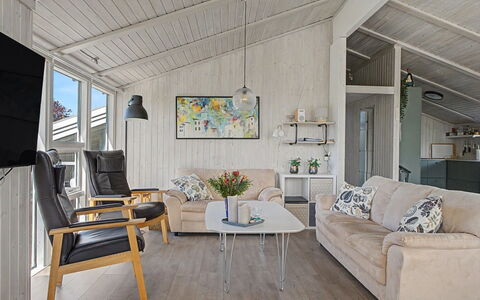 Sote - 330M from the Sea: Möbel, Interior Design, Holz, Flooring, Decke, Fussboden, Couch, Wohnzimmer, Zimmer, Holzboden