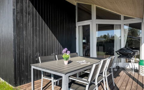 Loki - 200M from the Sea: Holz, Holzboden, Hartholz, Stuhl, Planke, Schatten, Deck, Gartenmöbel, Küche & Esszimmer Tisch, Holzbeize