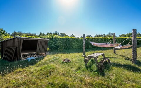Ally - 1.2Km from the Sea: Möbel, Interior Design, Holz, Decke, Flooring, Fussboden, Holzboden, Küche & Esszimmer Tisch, Tabelle, Light Fixture