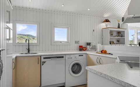 Thorke - 700M from the Sea: Flooring, Decke, Fussboden, Major Appliance, Zimmer, Küche, Countertop, Sinken, Haushaltsgerät, Cabinetry