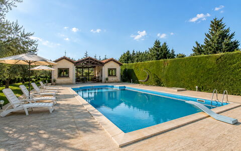 Villa Billona: Schwimmbad, Resort, Verbundwerkstoff, Estate, Freizeit, Gartenmöbel, Villa, Eco Hotel, Garten, Landscaping
