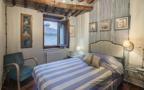 La Casa del Grillo Parlante: Wand, Schlafzimmer, Möbel, Bett, Zuhause, Linens, Bedding, Bettdecke, Bettrahmen, Bilderrahmen
