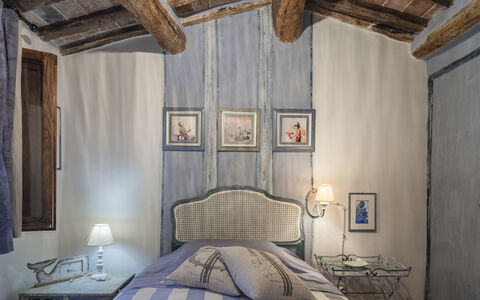La Casa del Grillo Parlante: Möbel, Schlafzimmer, Interior Design, Holz, Linens, Bett, Textil, Bettdecke, Bedding, Zuhause