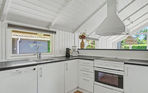 Troen - 400M from the Sea: Flooring, Küche, Holz, Decke, Interior Design, Fussboden, Countertop, Major Appliance, Cabinetry, Küchengerät