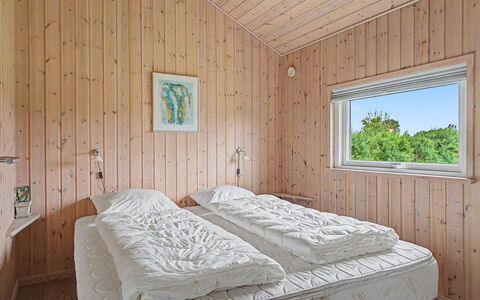 Wilma - 220M from the Sea: Holz, Schlafzimmer, Zuhause, Bett, Bedding, Decke, Hartholz, Planke, Bettdecke, Bettrahmen