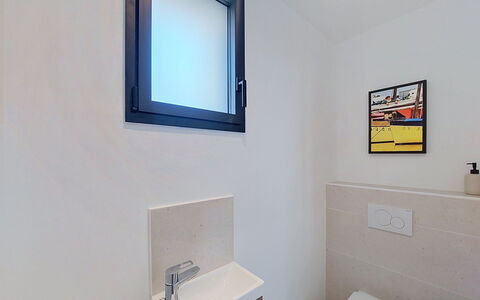 4 Mouettes: Wand, Flooring, Fussboden, Armatur, Interior Design, Zuhause, Zimmer, Badezimmer, Zapfhahn