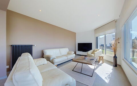 4 Mouettes: Interior Design, Flooring, Fussboden, Decke, Möbel, Zimmer, Beleuchtung, Zuhause, Couch, Wohnzimmer