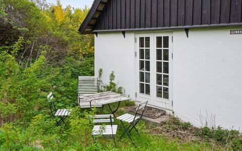 Nadica - 415M from the Sea: Gebäude, Haus, Fenster, Zuhause, Dach, Wohngebiet, Strauch, Hütte, Grundstueck