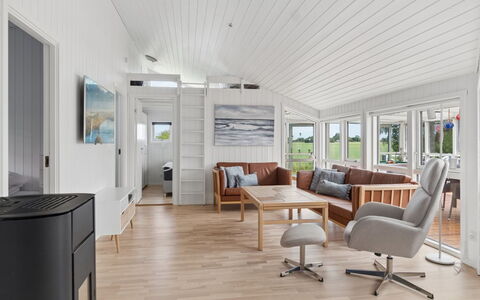Saku - 375M from the Sea: Interior Design, Flooring, Holz, Fussboden, Decke, Möbel, Couch, Holzboden, Wohnzimmer, Zuhause
