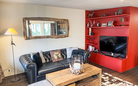 Val Signina Apt. 6-7: Möbel, Interior Design, Couch, Flooring, Fussboden, Wand, Wohnzimmer, Zimmer, Holz, Zuhause
