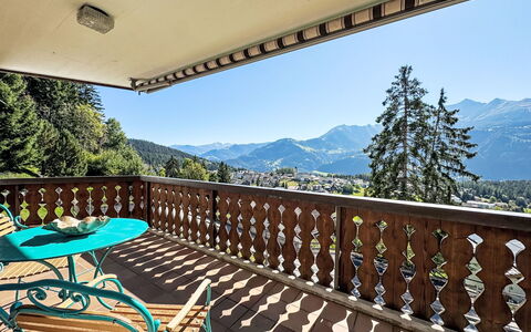 Casa sur Vitg: Bergforms, Berg, Hügel, Gebirge, Hochland, Bergstation, Senke, Balkon, Grat, Alpen