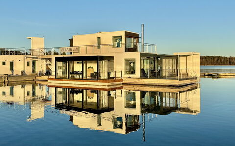 Villa Helmi: Wasser, See, Reflexion, Dock, Villa, Villa, Dämmerung, Hotel