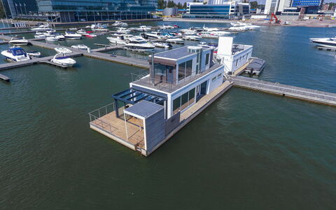 Villa Helmi: Watercraft, Boot, Schiffsbau, Dock, Schiff, Balkon