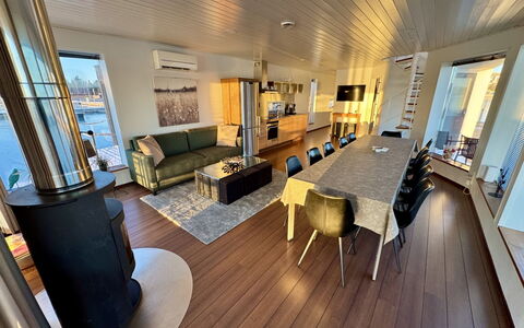 Villa Helmi: Flooring, Holz, Holzboden, Fussboden, Interior Design, Möbel, Hartholz, Zuhause, Laminatboden, Wohnzimmer