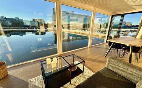 Villa Helmi: Wohnung, Eigentumswohnung, Hotel, Holzboden, Balkon, Hauptquartier