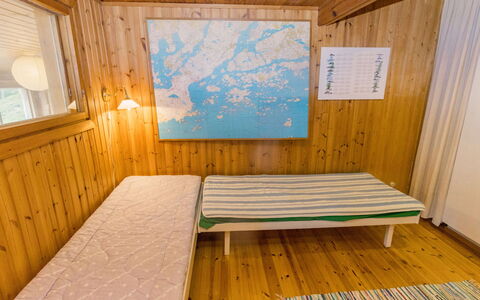 Villa Jumalvik: Flooring, Fussboden, Holz, Interior Design, Schlafzimmer, Holzboden, Zimmer, Holzbeize, Bett, Hartholz